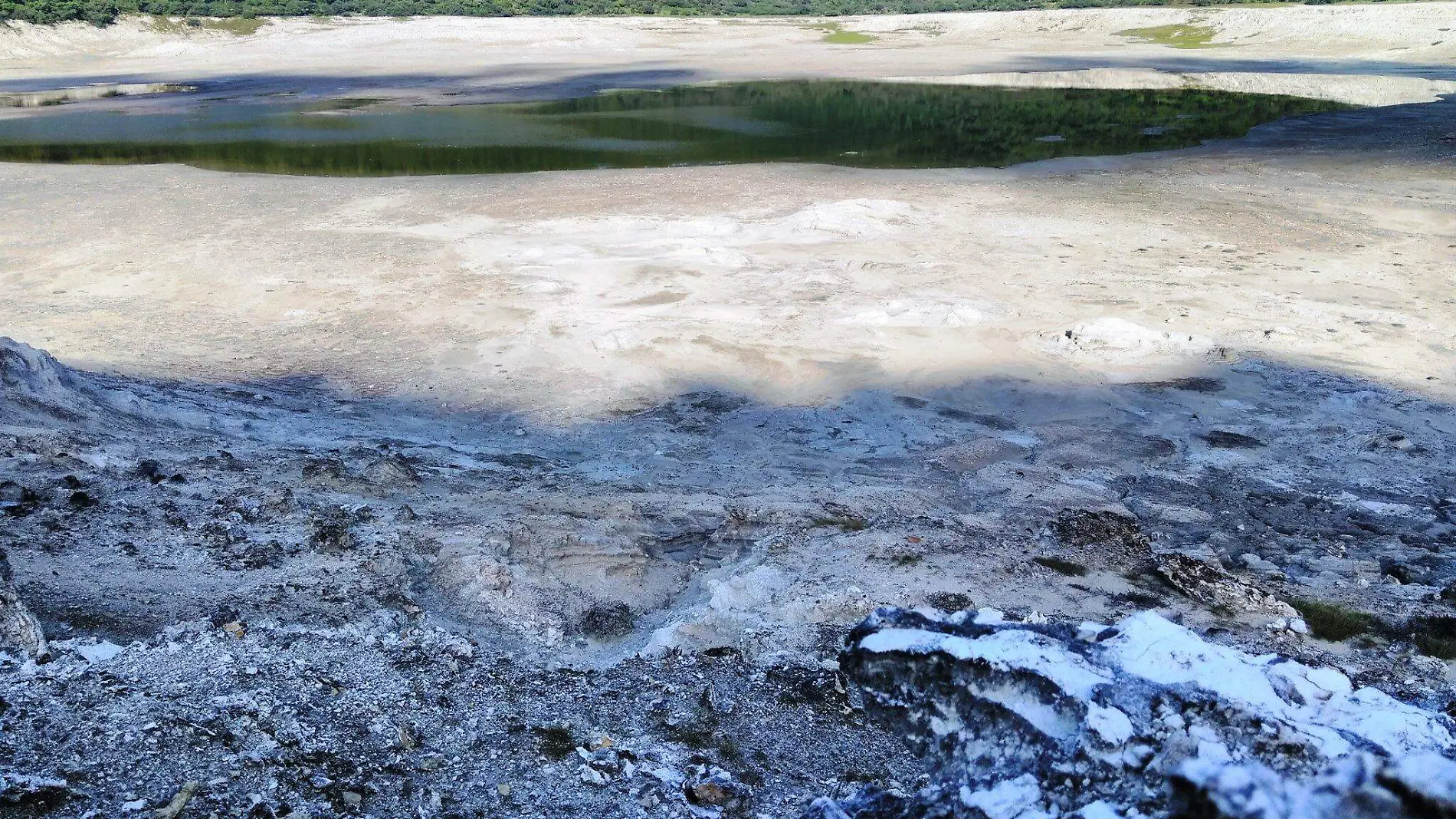 ESPERA QUE SE ABRA EL CRATER DEL RINCON DE PARANGUEO (2)